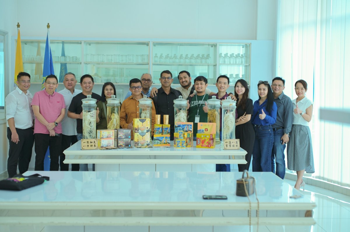 VI Group เยี่ยมชมศูนย์วิจัยทางวิทยาศาสตร์โสม มาเลเซีย