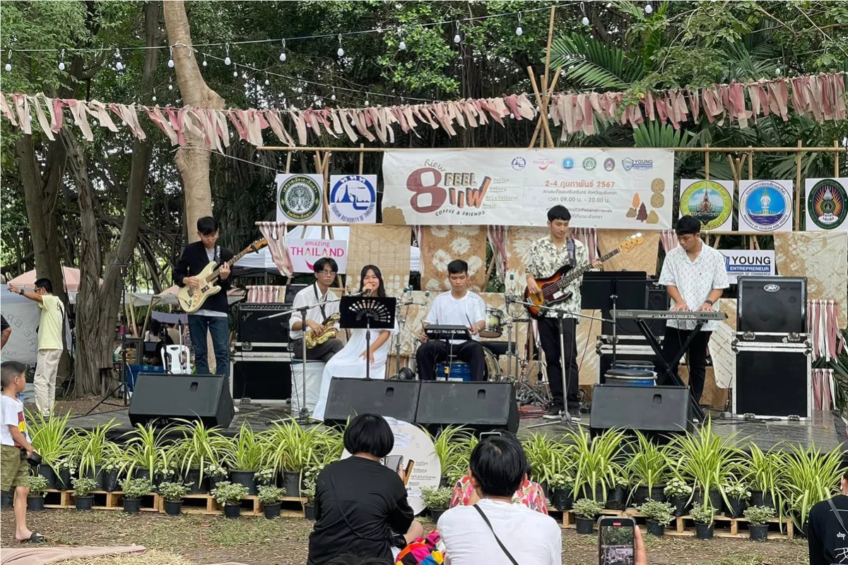 8 Riew Feel แฟ Coffee&Friends