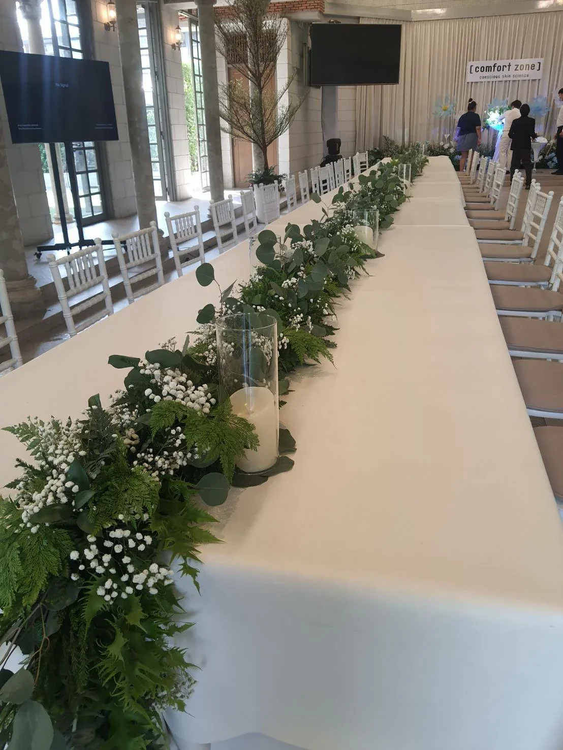 จัดดอกไม้ Longtable งานสกินแคร์