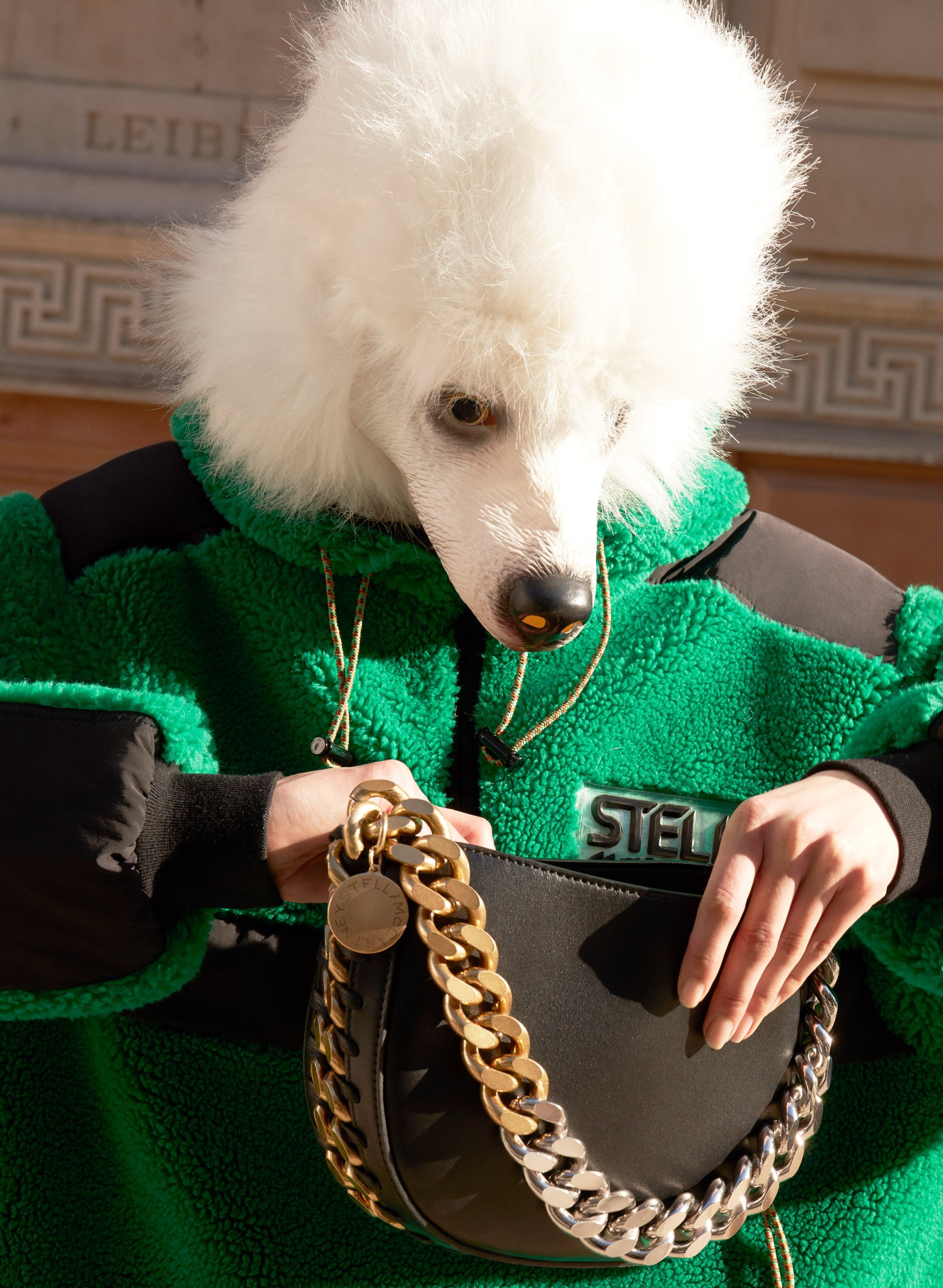 FRAYME กระเป๋ารักษ์โลกดีไซน์เอกลักษณ์ จาก Stella McCartney FRAYME กระเป๋ารักษ์โลกดีไซน์เอกลักษณ์ จาก Stella McCartney