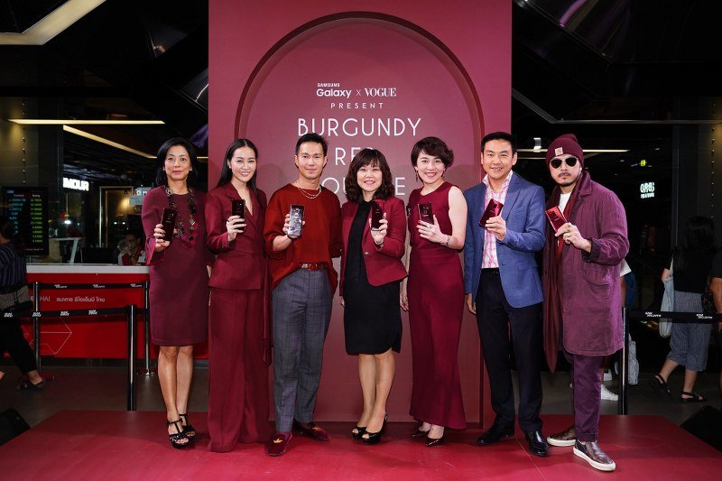 “Samsung X Vogue Present Burgundy Red Lounge in partnership with Absolute Siam”   