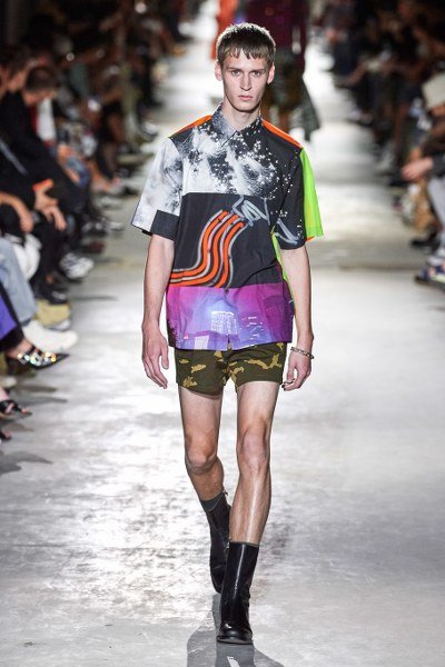 DRIES VAN NOTEN คอลเลคชั่นเสื้อผ้าสุภาพบุรุษ SS 2020 จากแรงบันดาลใจภาพยนตร์เรื่อง “Querelle”  DRIES VAN NOTEN คอลเลคชั่นเสื้อผ้าสุภาพบุรุษ SS 2020 จากแรงบันดาลใจภาพยนตร์เรื่อง “Querelle”