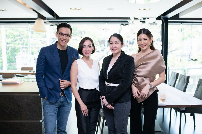 เซเลบริตี้รุ่นใหม่ ชวนสมผัสแฮคเกอร์ (Häcker) ชุดครัวเยอรมัน ตอบโจทย์ทุกความต้องการ  เซเลบริตี้รุ่นใหม่ ชวนสมผัสแฮคเกอร์ (Häcker) ชุดครัวเยอรมัน ตอบโจทย์ทุกความต้องการ