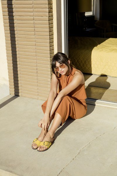 Birkenstock Madrid Big Buckle เบอร์เคนสต๊อกเผยโฉมรองเท้าดีไซน์ล่าสุดโดนใจสายชิล Birkenstock Madrid Big Buckle เบอร์เคนสต๊อกเผยโฉมรองเท้าดีไซน์ล่าสุดโดนใจสายชิล