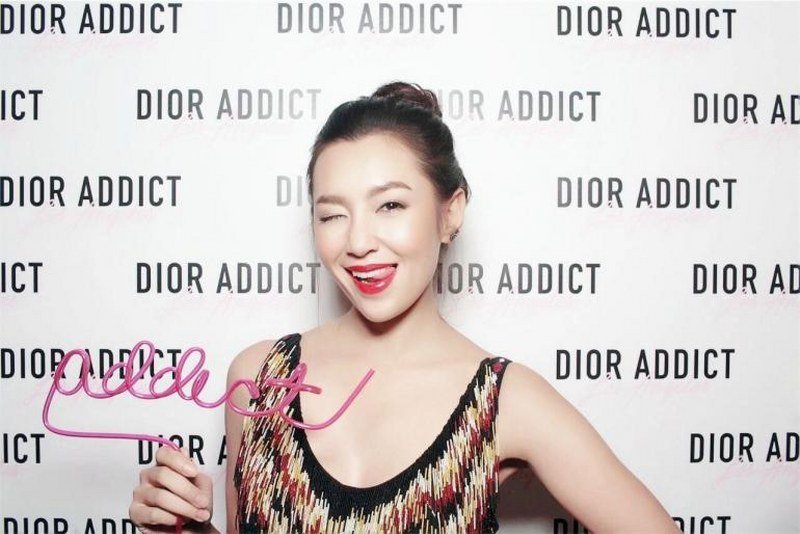 เบลล่า ราณี บินร่วมงาน Dior Addict Lacquer Plump ที่ลอสแอนเจลิส รัฐแคลิฟอร์เนีย สหรัฐอเมริกา