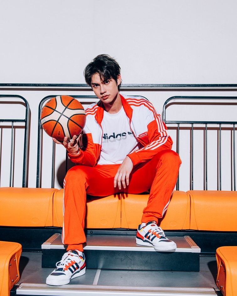 5 เหตุผลที่สาวกสตรีทแวร์-สนีกเกอร์แฟนต้องมี adidas Forum ไว้ในครอบครอง! 5 เหตุผลที่สาวกสตรีทแวร์-สนีกเกอร์แฟนต้องมี adidas Forum ไว้ในครอบครอง!