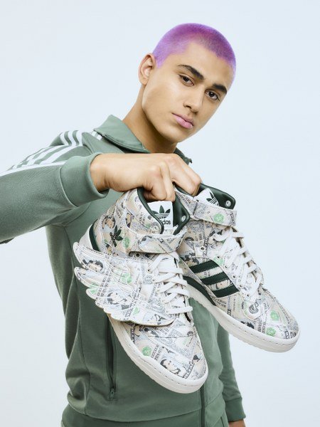 อาดิดาส ออริจินอลส์ จับมือ เจเรมี สก็อตต์ เผยโฉม 2021 JS MONEY WINGS ย้อนเวลากับสนีกเกอร์รุ่นตำนาน อาดิดาส ออริจินอลส์ จับมือ เจเรมี สก็อตต์ เผยโฉม 2021 JS MONEY WINGS ย้อนเวลากับสนีกเกอร์รุ่นตำนาน