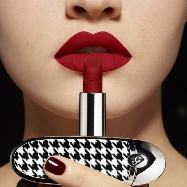 Rouge G Luxurious Velvet ลิปสติกเนื้อแมตต์กำมะหยี่ มอบสัมผัสบางเบา นุ่มละมุน ตามสไตล์สาวปารีเซียง Rouge G Luxurious Velvet ลิปสติกเนื้อแมตต์กำมะหยี่ มอบสัมผัสบางเบา นุ่มละมุน ตามสไตล์สาวปารีเซียง