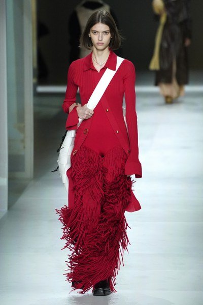 Bottega Veneta พลัง และการเคลื่อนไหวที่แรงกล้า เพื่อเฉลิมฉลองวิวัฒนาการอันเลอค่า และสง่างาม   Bottega Veneta พลัง และการเคลื่อนไหวที่แรงกล้า เพื่อเฉลิมฉลองวิวัฒนาการอันเลอค่า และสง่างาม