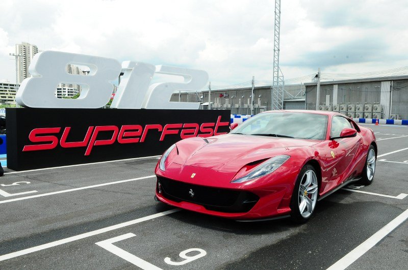 Ferrari 812 Superfast มาพร้อมเครื่องยนต์ Production 800 แรงม้าที่ทรงพลังที่สุด ในรอบ 70 ปี