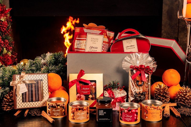 เฉลิมฉลองด้วยกระเช้าของขวัญ 2563 โรงแรมแกรนด์ ไฮแอท เอราวัณ กรุงเทพฯ  เฉลิมฉลองด้วยกระเช้าของขวัญ 2563 โรงแรมแกรนด์ ไฮแอท เอราวัณ กรุงเทพฯ