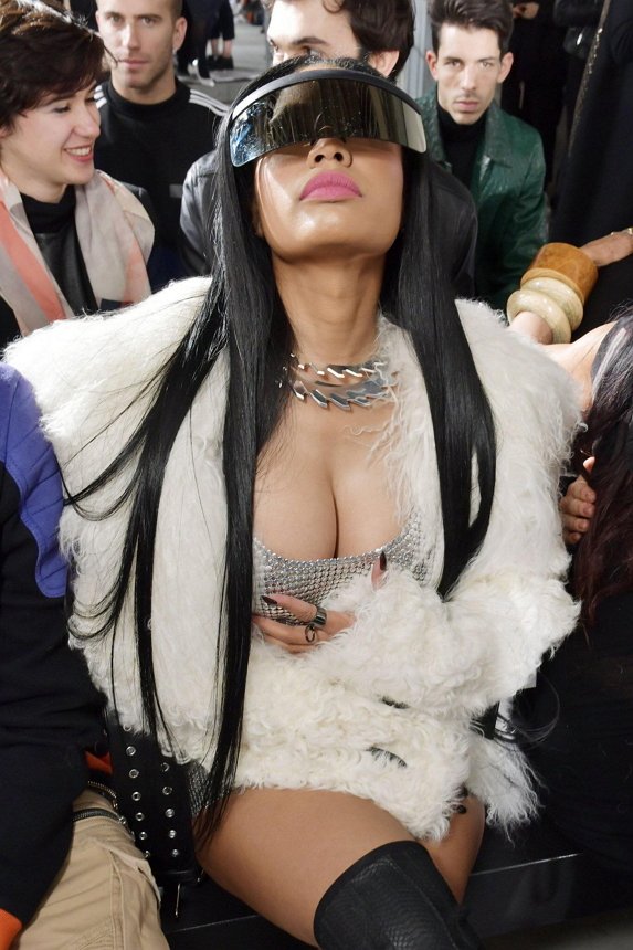 Nicki Minaj กับลุคสวยสะพรึง !!
