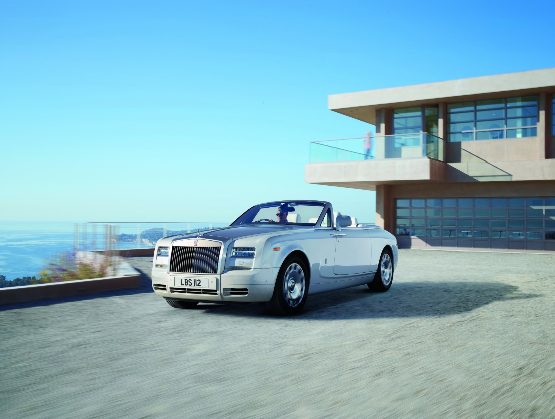 ROLLS-ROYCE กับรุ่นล่าสุด Phantom Series II Drophead Coupés  