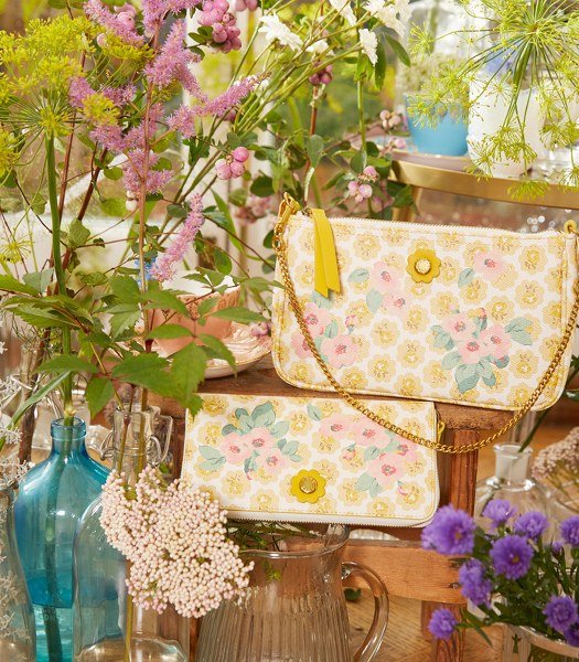 Cath Kidston ส่งไอเท็มกระเป๋าใหม่ เติมสีสัน และความเปล่งประกายของแสงแดดรับซัมเมอร์ Cath Kidston ส่งไอเท็มกระเป๋าใหม่ เติมสีสัน และความเปล่งประกายของแสงแดดรับซัมเมอร์
