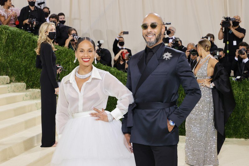 Alicia Keys wearing Van Cleef & Arpels at MET gala