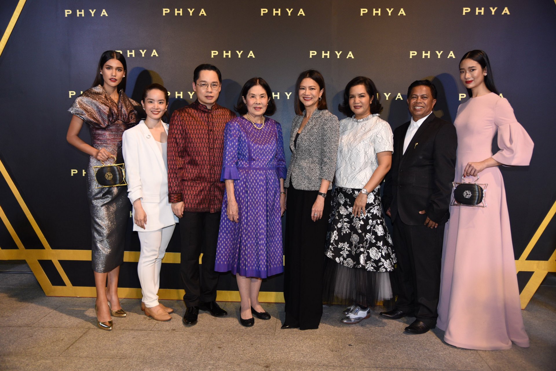 “PHYA” (พญา) จัดแฟชั่นโชว์ครั้งยิ่งใหญ่ เปิดตัวกระเป๋าคอลเลกชั่นพิเศษ “ณพัฒน์”