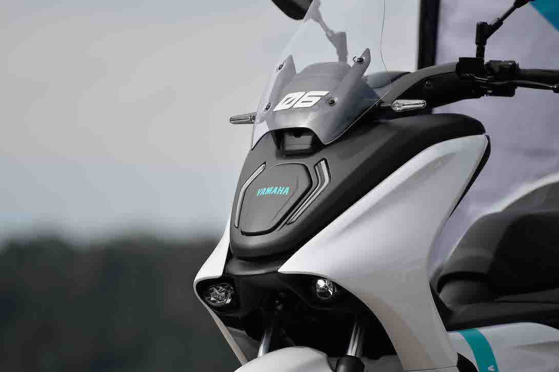 yamaha_E01