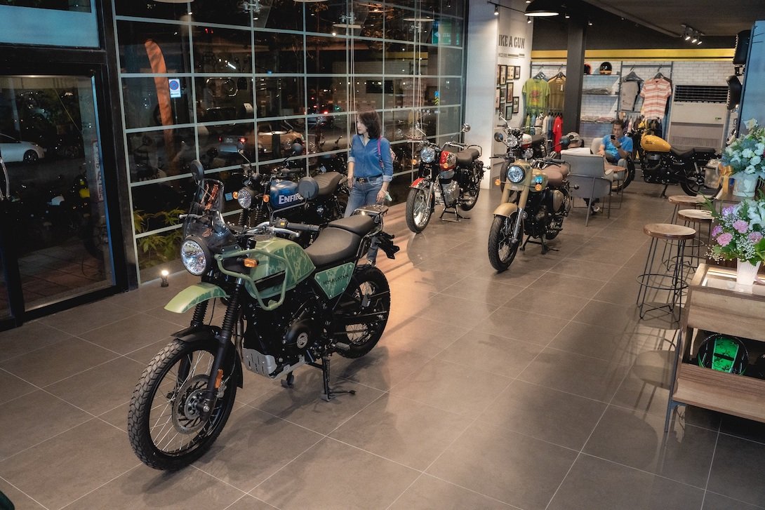 Royal_Enfield_Exclusive_Store_Rama_III