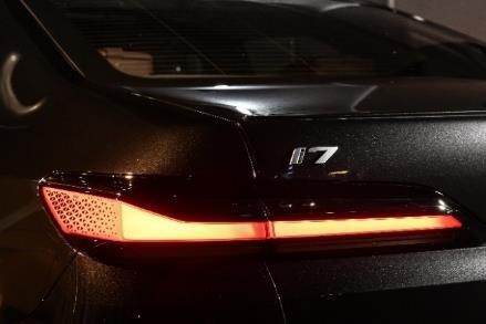 The_First_Ever_BMW_i7