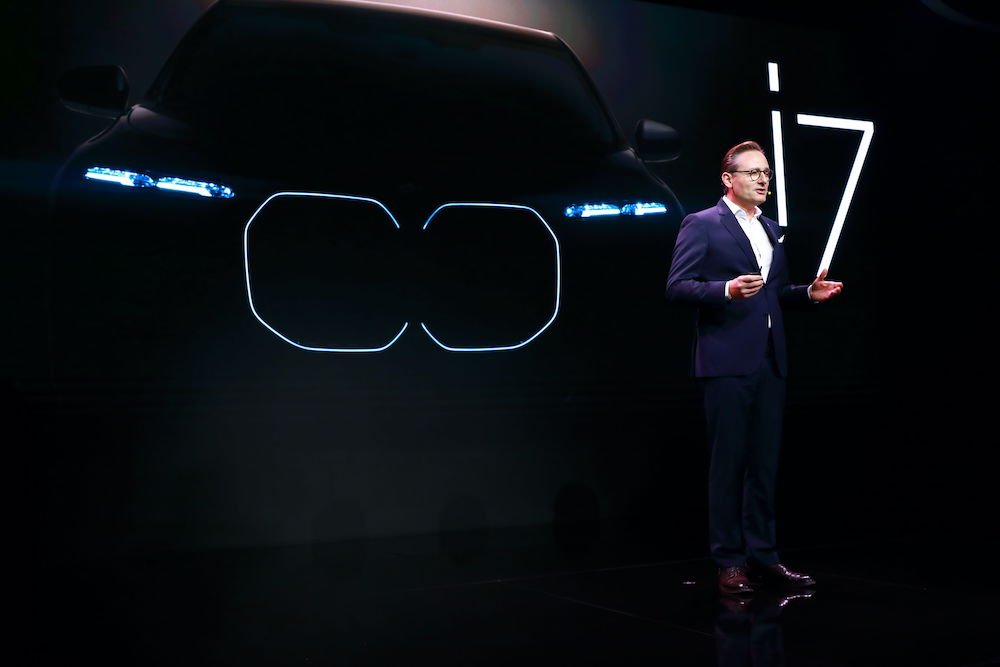 The_First_Ever_BMW_i7