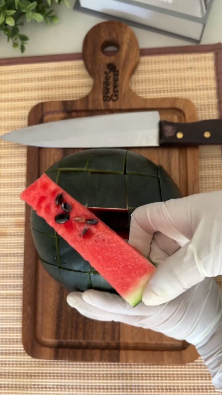 วิธีหั่นแตงโมง่ายๆ │ How to cut watermelon
