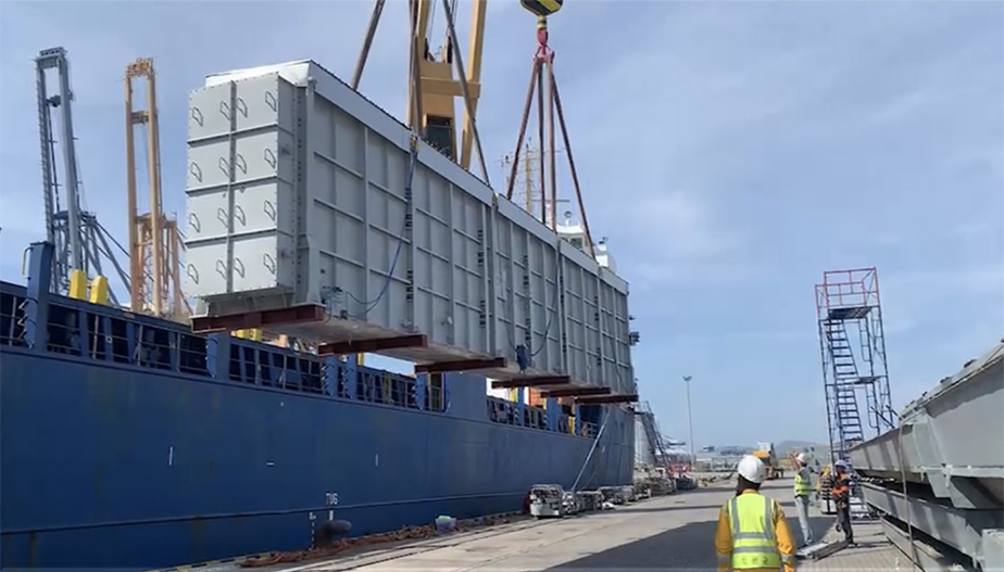 WPP Team transport the heavy cargoes from Vathana Phisal Engineering