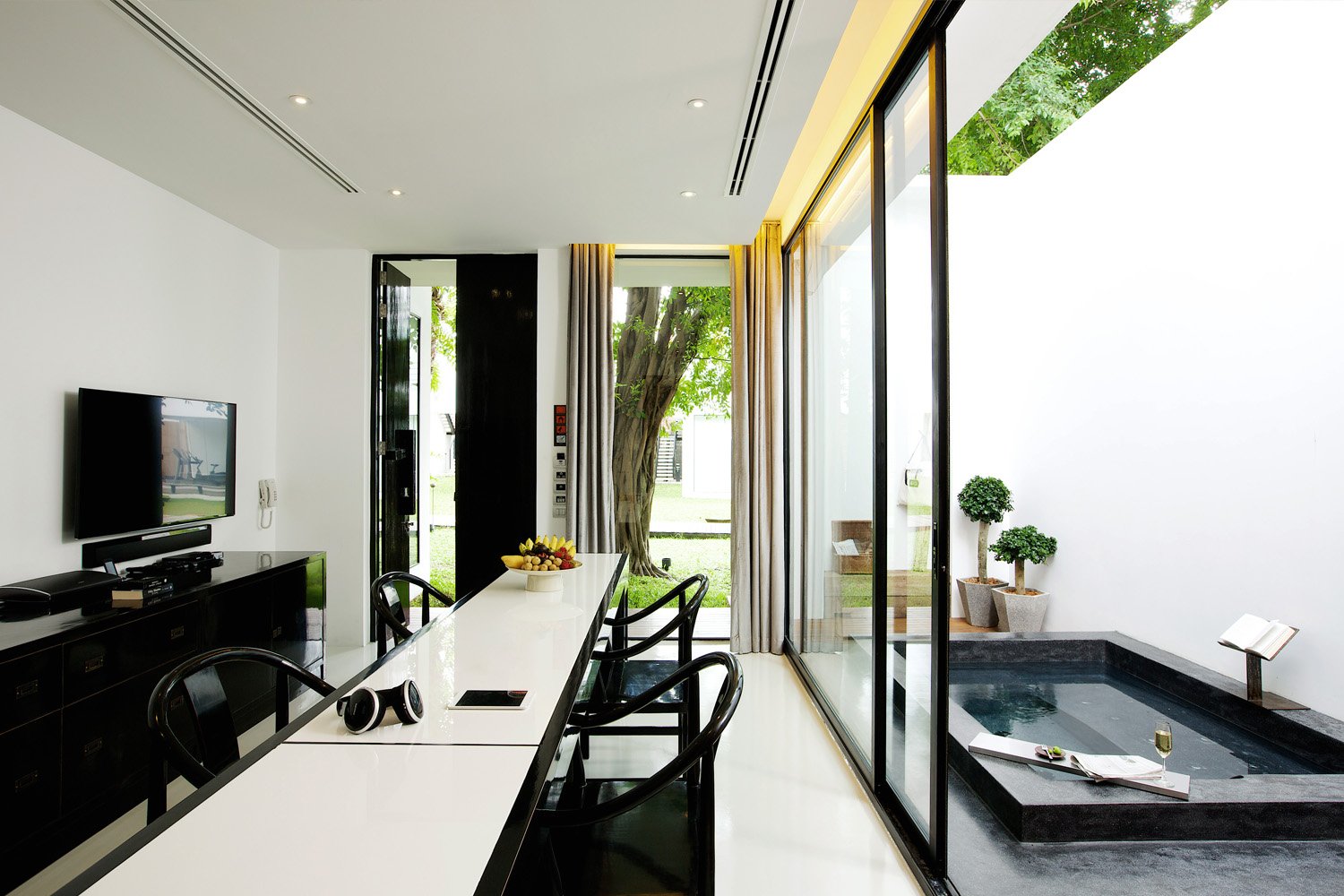 The Library Koh Samui Chaweng Beach 2-Bedroom Suite 2