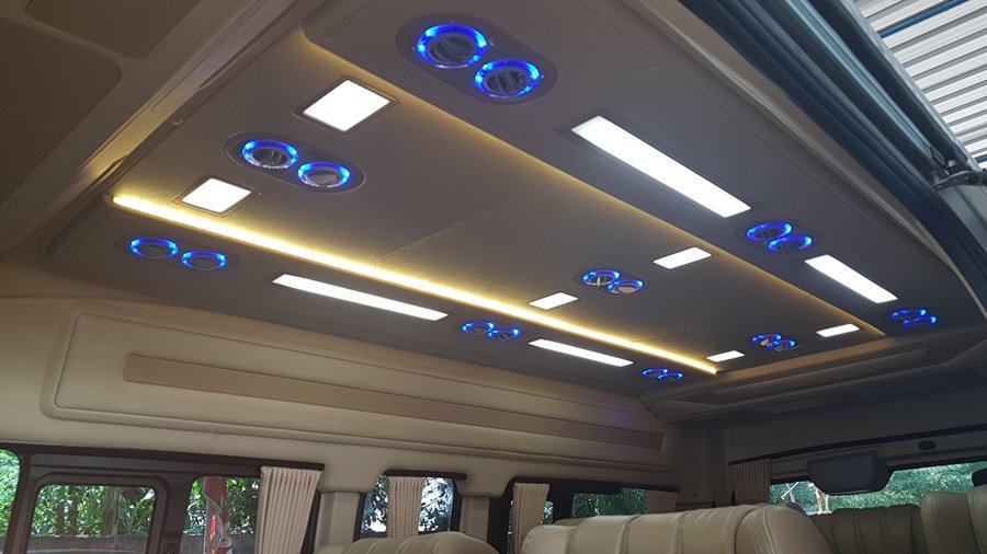 NISSAN urvan แอร์ไมโครบัสท้าย พร้อมตกแต่งเพดาน NISSAN urvan แอร์ไมโครบัสท้าย พร้อมตกแต่งเพดาน