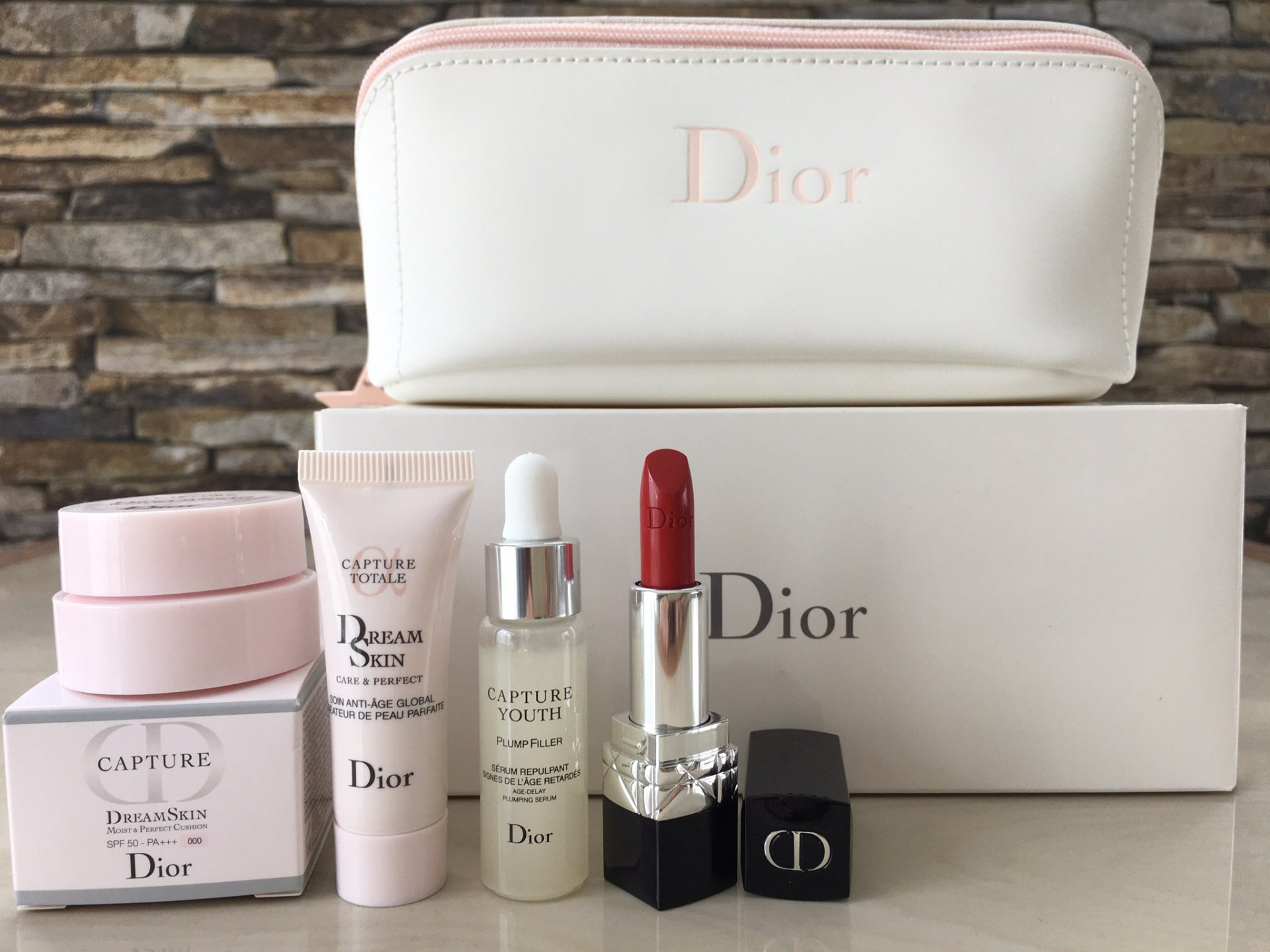 Capture Dreamskin Set 4 Pcs With Dior Pouch Limited-Edition 2020 (กระเป๋าสีขาว)