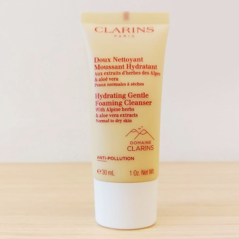 CLARINS Hydrating Gentle Foaming Cleanser With Alpine herbs & aloe vera extract 30ml