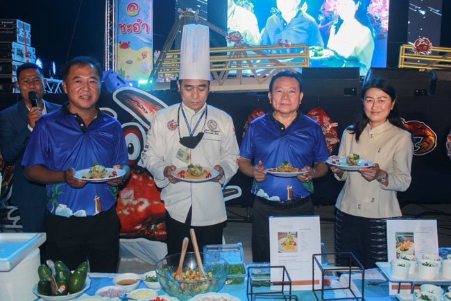 Phetchaburi invites tourists to visit the Crab Tasting Festival @ Cha-am