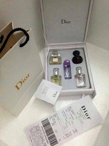  เซ็ตเทสเตอร์น้ำหอม Dior - Les Parfums มีหูหิ้ว +ถุงห้าง+ใบเสร็จ