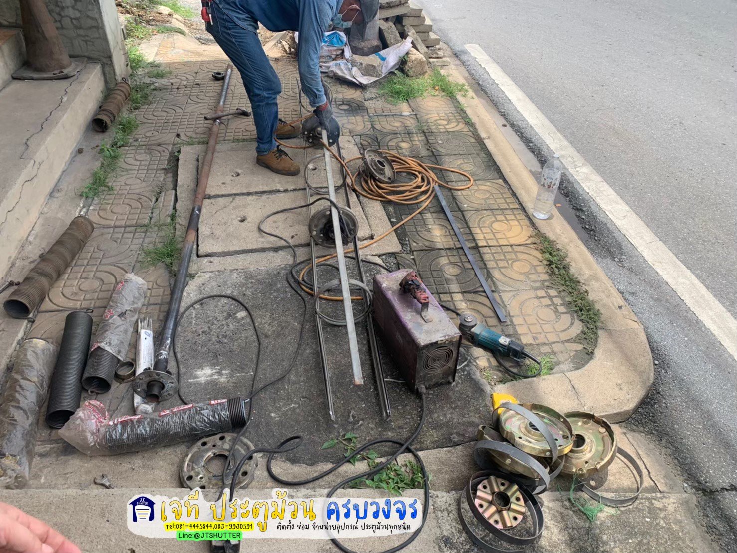 ซ่อมชุดเพลาประตูม้วน ประตูหายจากอาการหนักทันที ซ่อมชุดเพลาประตูม้วน ประตูหายจากอาการหนักทันที