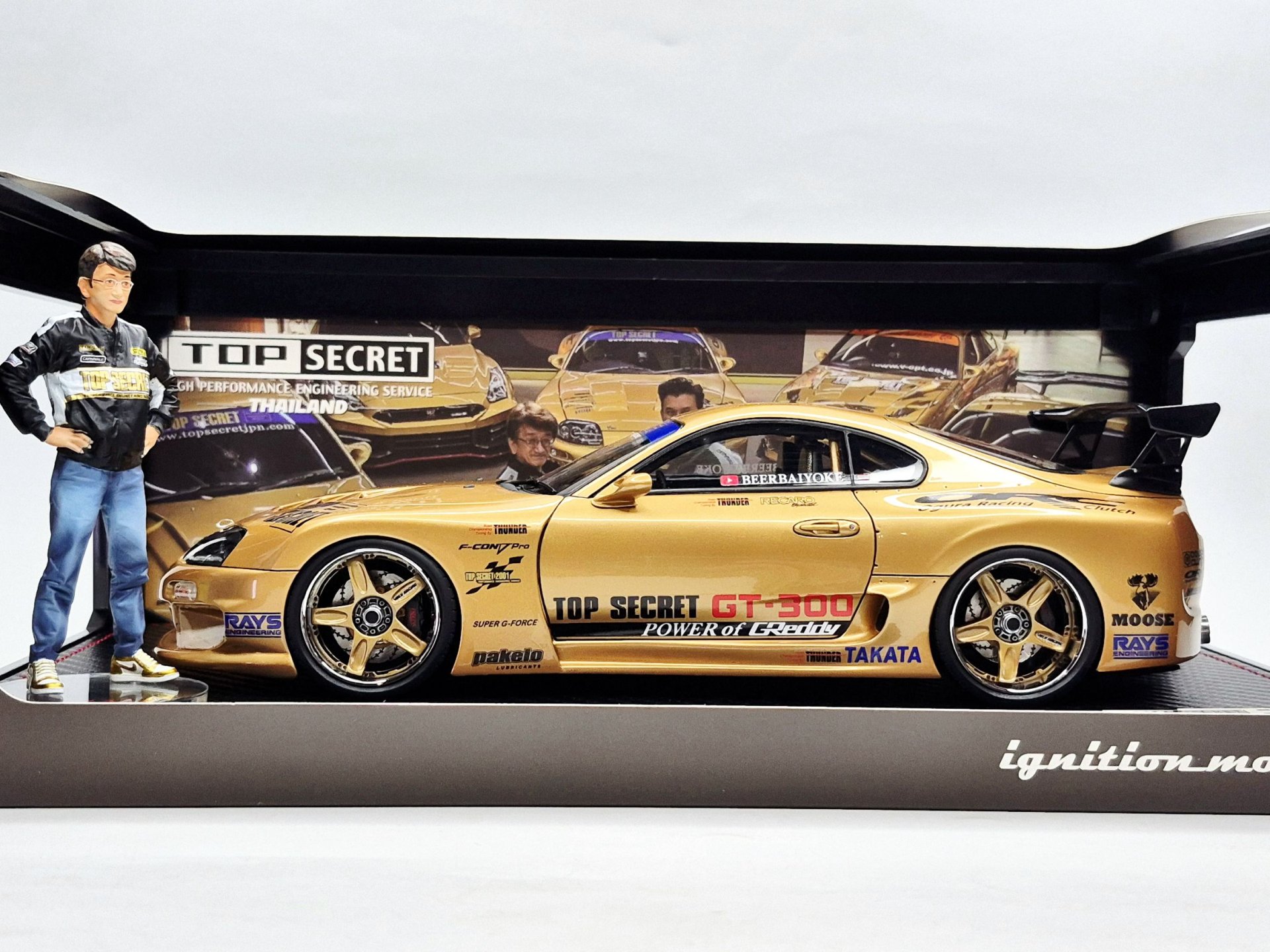 Toyota Supra GT300 (A80) Gold + Figure Mr. Nagata D