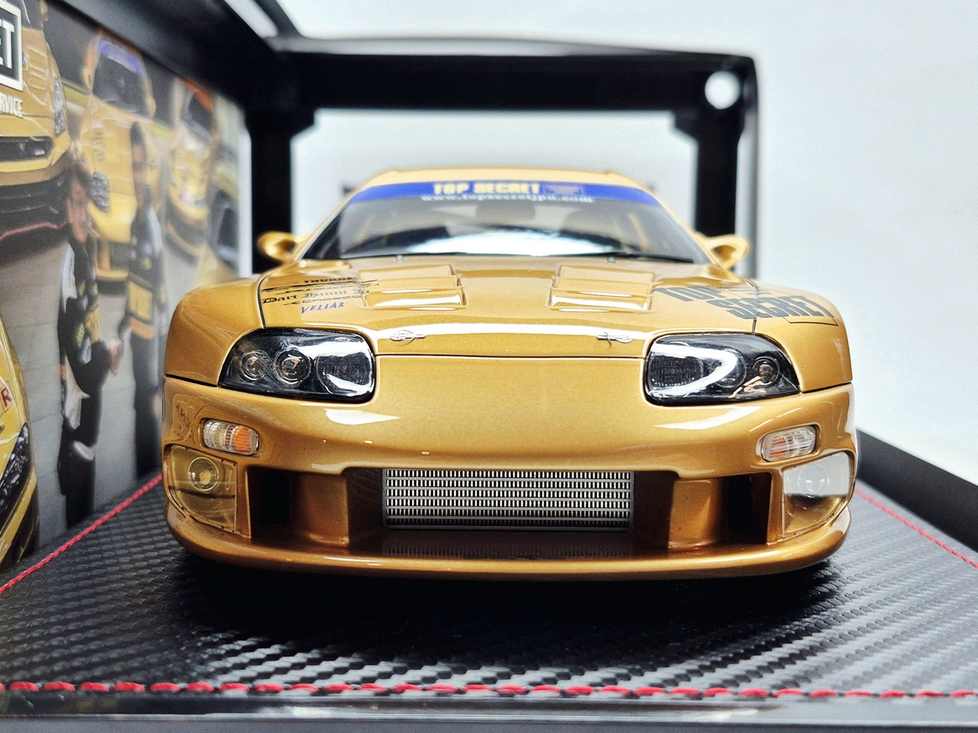 Toyota Supra GT300 (A80) Gold + Figure Mr. Nagata D