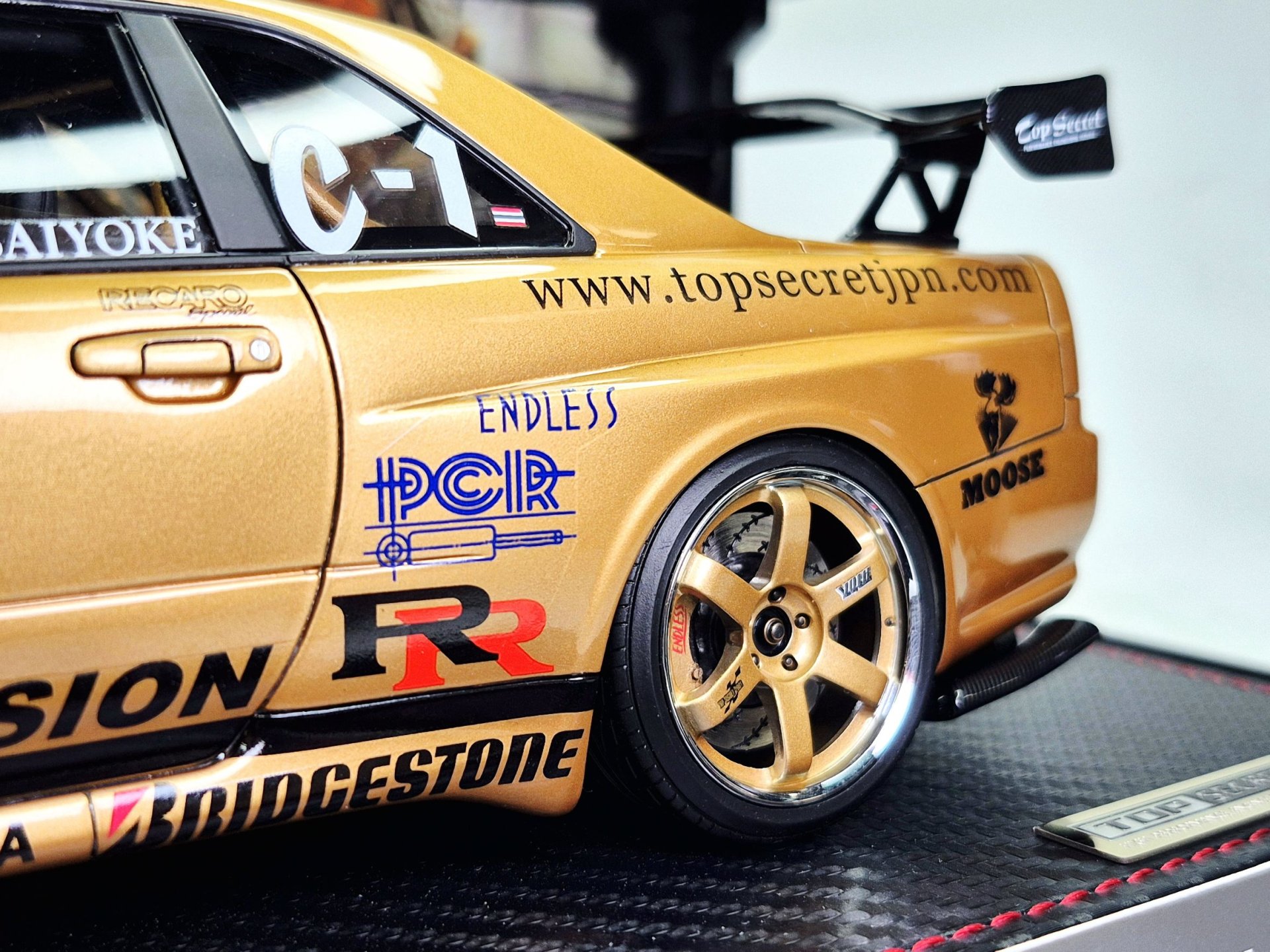 TOP SECRET 34GT-R (BNR34) Gold Edition + RB26 Engine