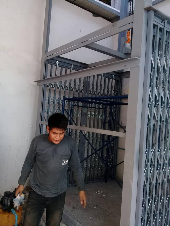 ซ่อมประตูม้วน  เทศบาลตำบลท่าจีน สมุทรสาคร งานติดตั้งประตูยืด 3 ชุด