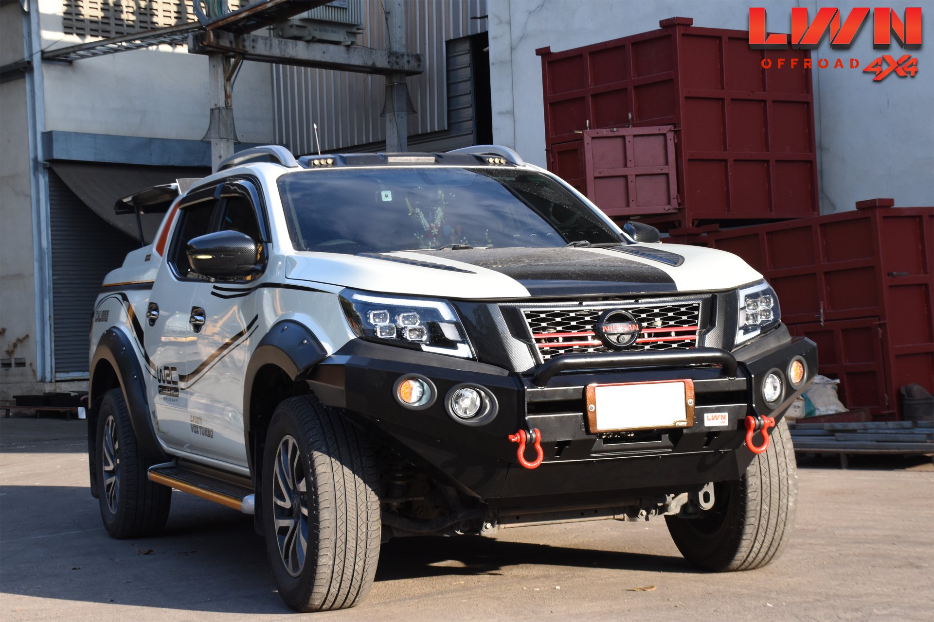 FB-012 : กันชนออฟโรด Nissan Navara NP300