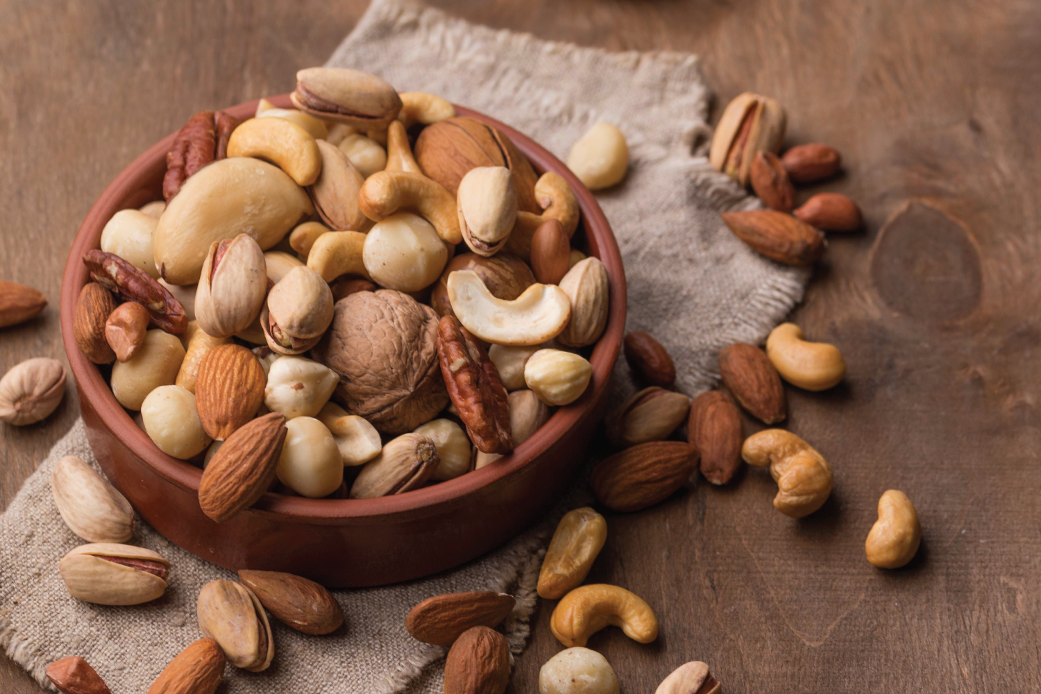 5 Varieties and Benefits of Nuts 