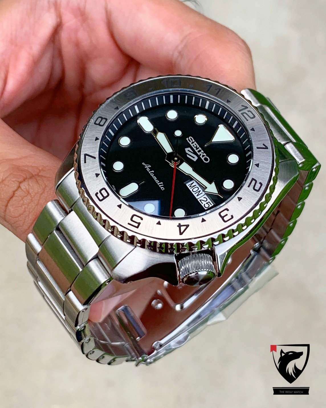 THE EXPLORER II RED LINE EDITION