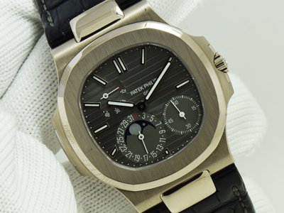 Patek Philippe 5712/G Nautilus White  Gold3 Eyes Moonphase and Power Reserve With Paper Y2012