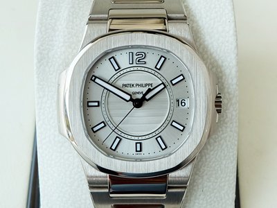 Patek Philippe 7011/1G Nautilus White Gold เรือนทองคำขาวสุดสวยหรู หน้าเงิน พรายน้ำ ถ่าย หายาก Rare Item เลิกผลิต สายทองคำขาว ขนาด 33m หายาก กล่องใบ ครบ (นาฬิกามือสอง,นาฬิกาpatekมือสอง)