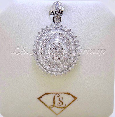 Fancy and Heart & Arrow diamond pendant