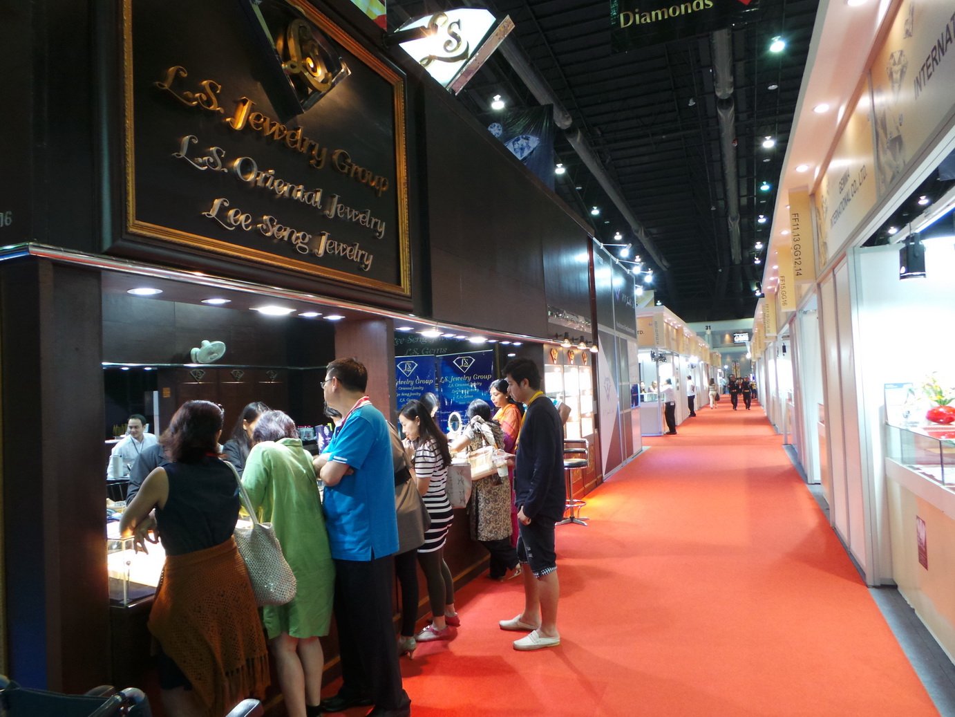 ภาพบรรยากาศงาน Bangkok Gems & Jewelry Fair  ครั้งที่ 53  By  L.S. Oriental Jewelry  (L.S. Jewelry Group)