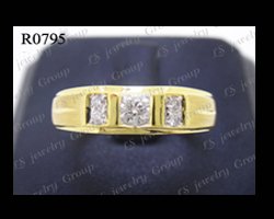 แหวนแต่งงานแบบ แหวนเพชรแบบสามเม็ดเรียงกัน R0795