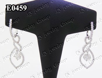 ต่างหูเพชรประกบเหลี่ยมพิเศษ เพชร Heart & Arrow - Russian Cut Finest Diamonds