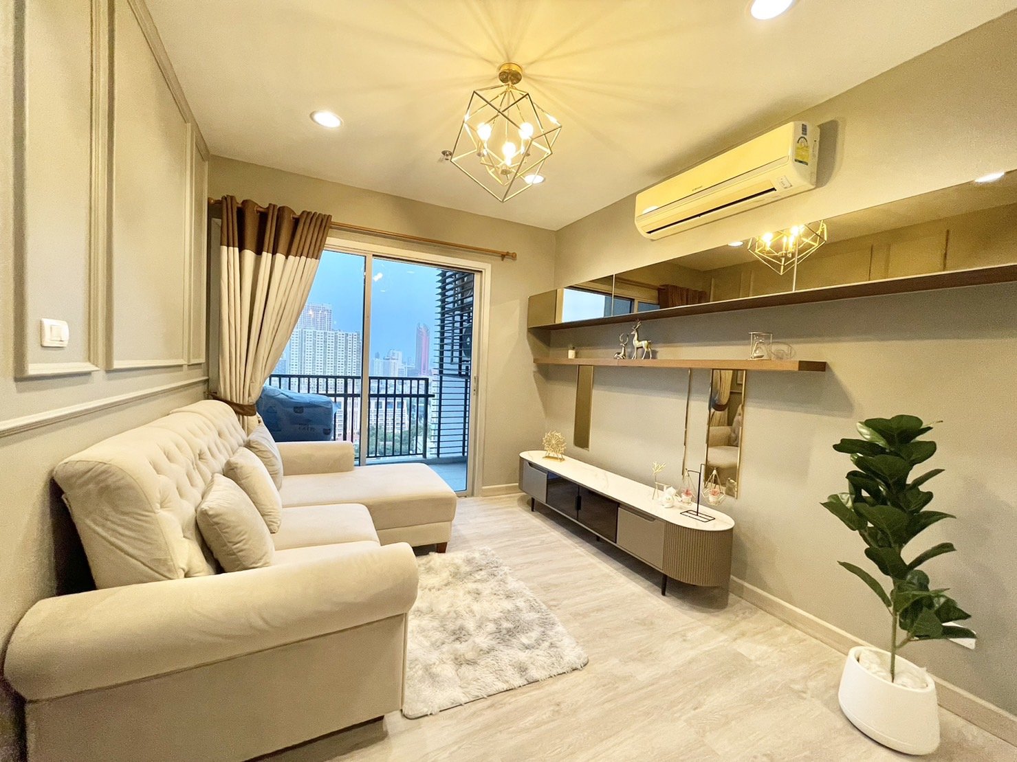 EHL-233657 อินโทร คอนโดมิเนียม พหลโยธิน-ประดิพัทธิ์