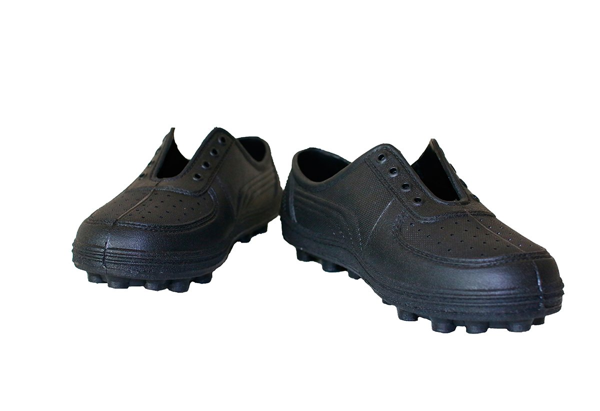 รองเท้าผูกเชือกปุ่มสตั๊ดสีดำ (12 คู่)
