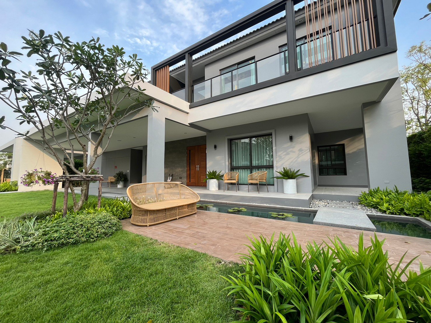 หมู่บ้านนินญา ราชพฤกษ์