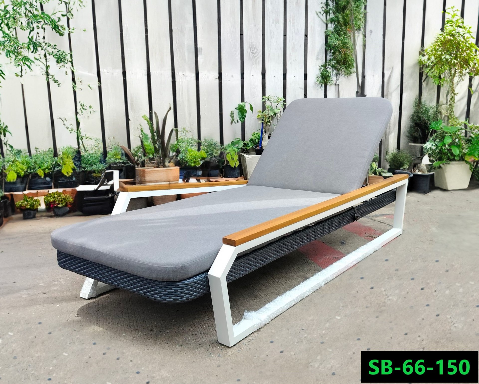 Rattan Sun Lounger/Bed Product code SB-66-150